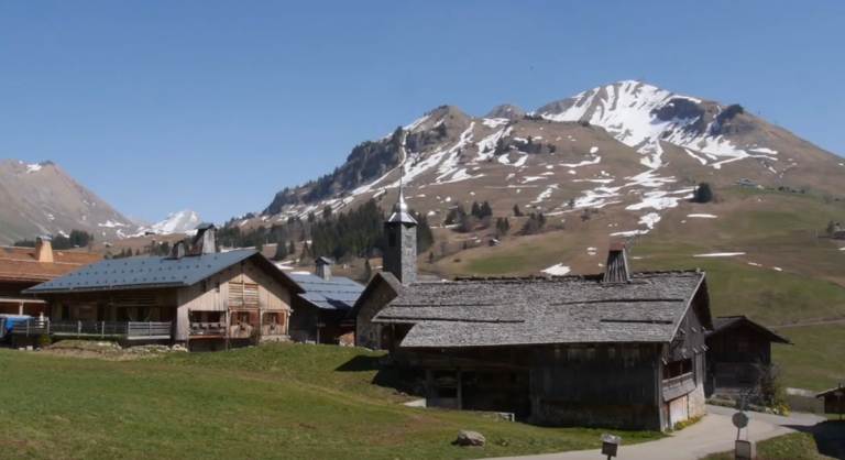 Explorez les pentes enneigées du Grand Bornand : une expérience hivernale inoubliable