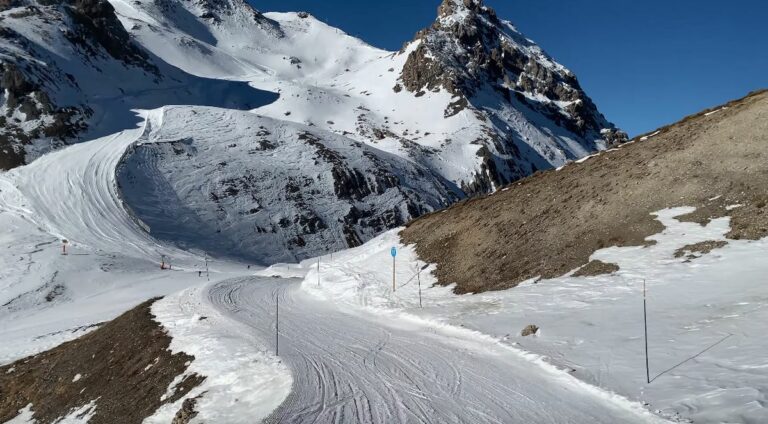 Les stations de ski ouvertes en ce moment : découvrez les meilleures destinations pour dévaler les pistes cet hiver !