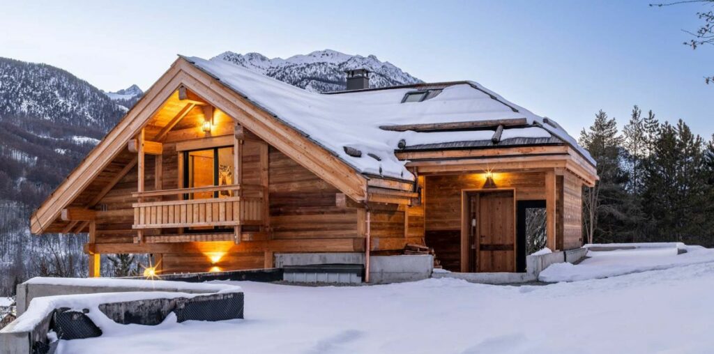 chalet rustique au cœur des montagnes